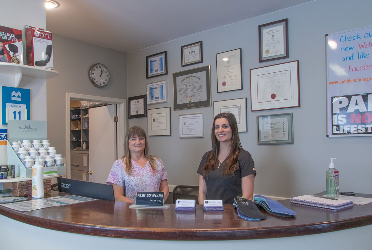 Cindy and Shawna behind the front desk